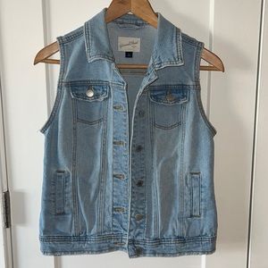 NWT Universal Thread denim vest